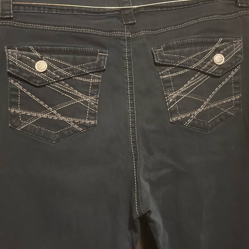 Stylish Black Lee Jean Capris for Women